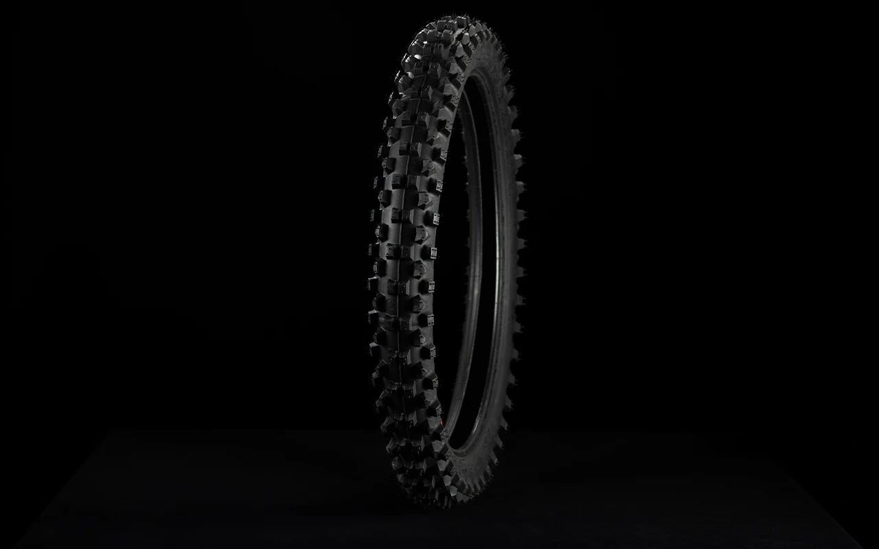 bP6YJ8RDfG_metzelerfront.jpg