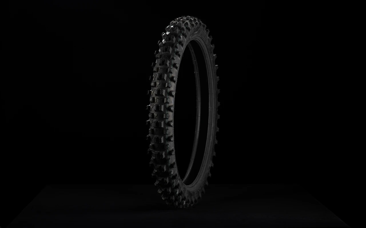 vXvrx9pImE_michelinenduro2front.jpg