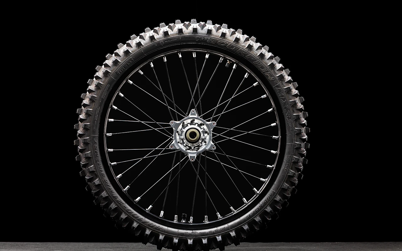 1FpqhEgsZj_Front+wheel.webp